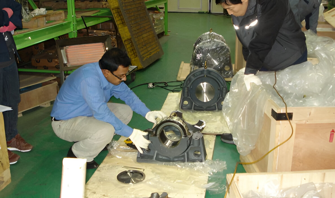 Inspection of split bearing with housing